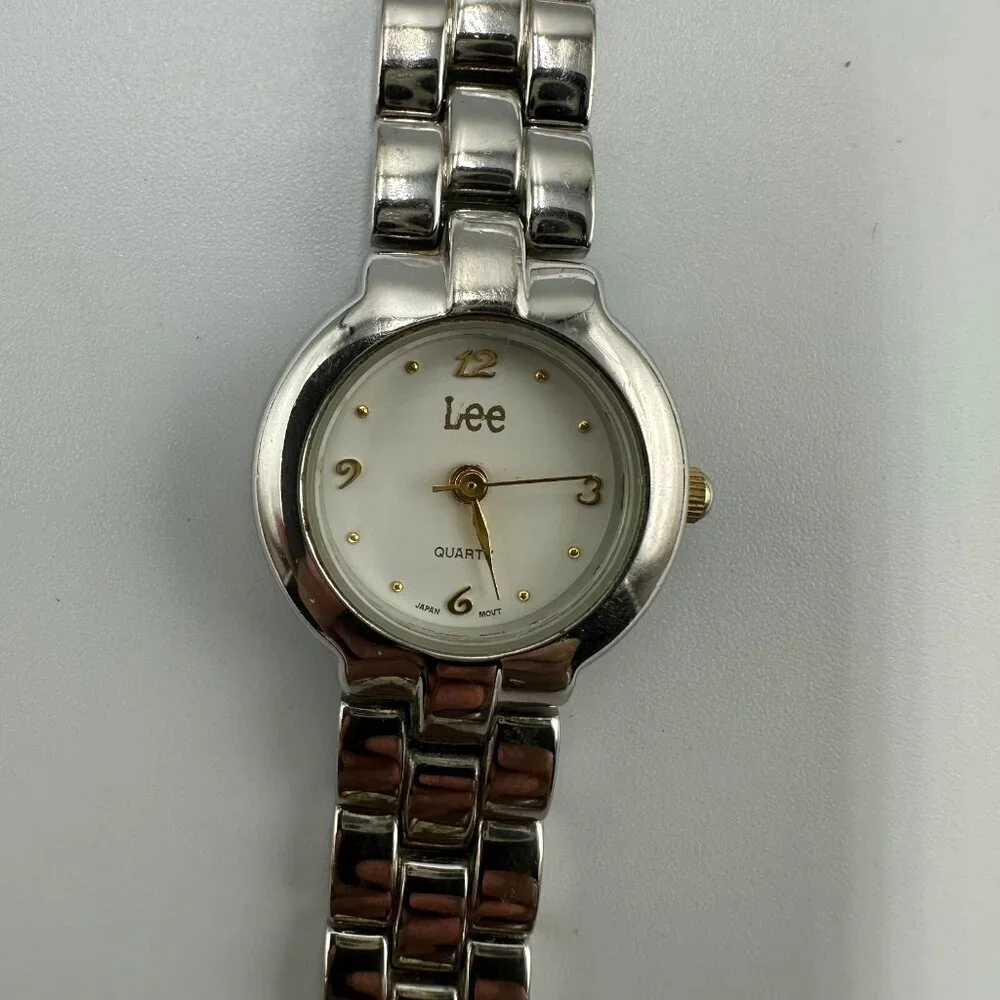3/$30 Lee Watch Women Silver Tone White Dial 22MM Round Face New Battery 7.5